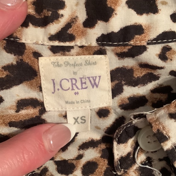 J. Crew The Perfect Shirt Long Sleeve Button Down Leopard Print Women’s XS - Picture 3 of 13